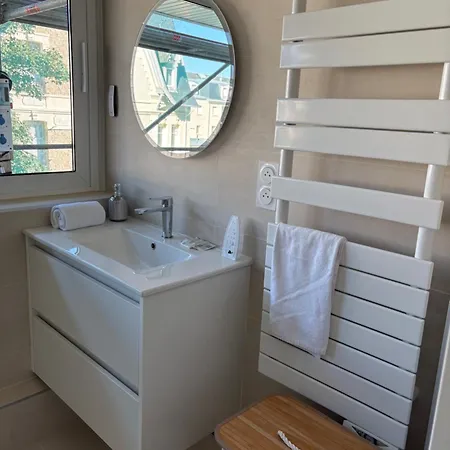 Chez Huguette A Довиль