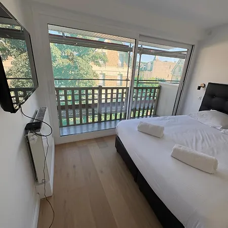 Апартаменты Chez Huguette A *